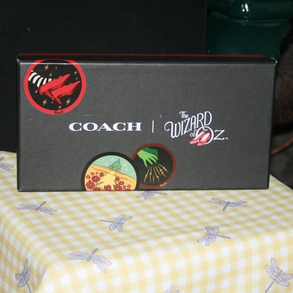Coach Wizard of Oz Wallet - NIB Limited Edition - Picture 4 of 9